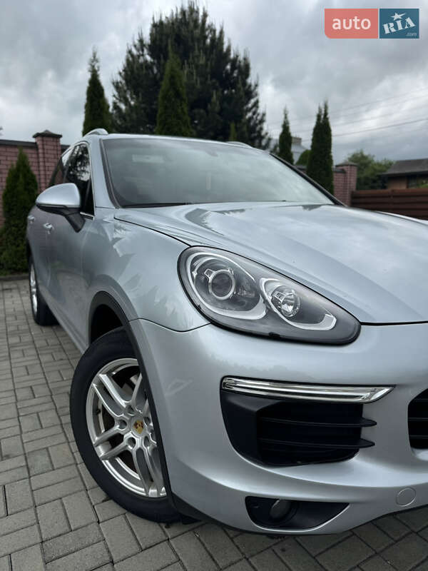 Porsche Cayenne (2015)