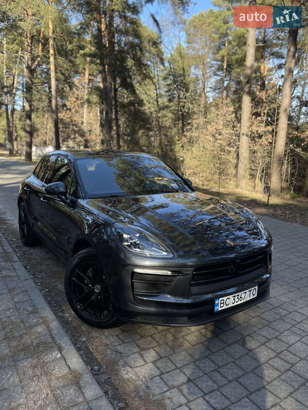Porsche Macan (2022)