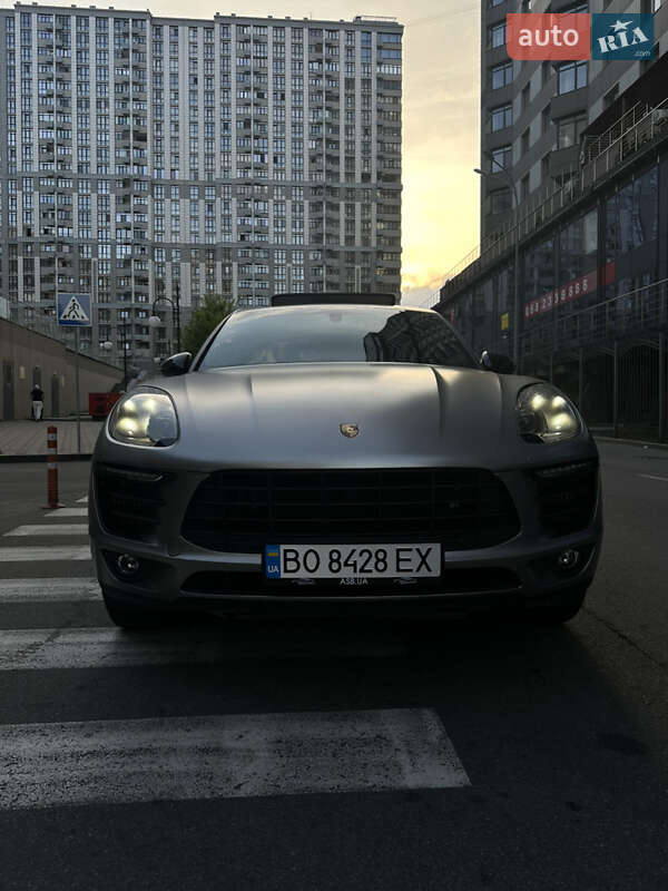 Porsche Macan (2015)