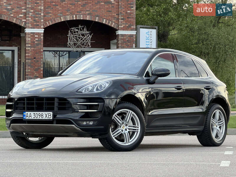 Porsche Macan (2015)