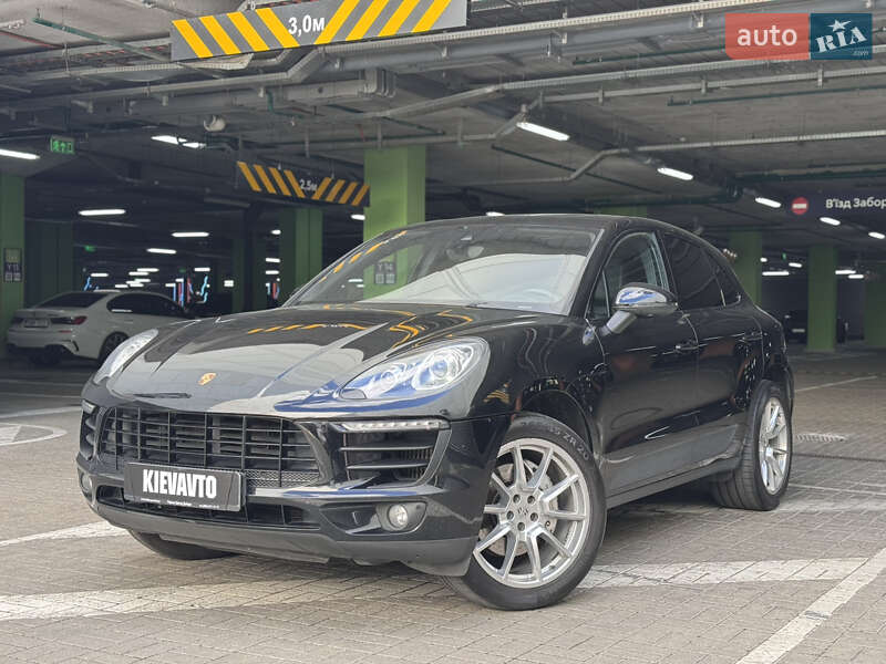 Porsche Macan (2017)
