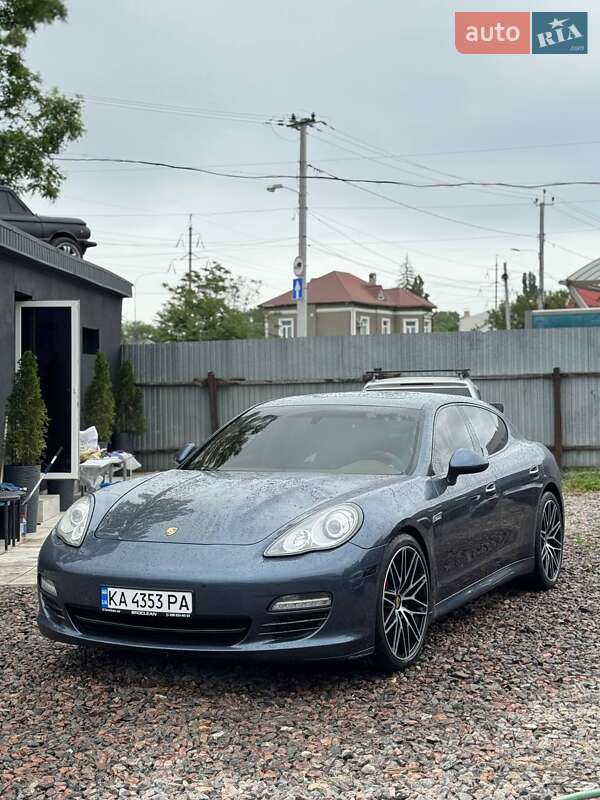 Porsche Panamera (2011)