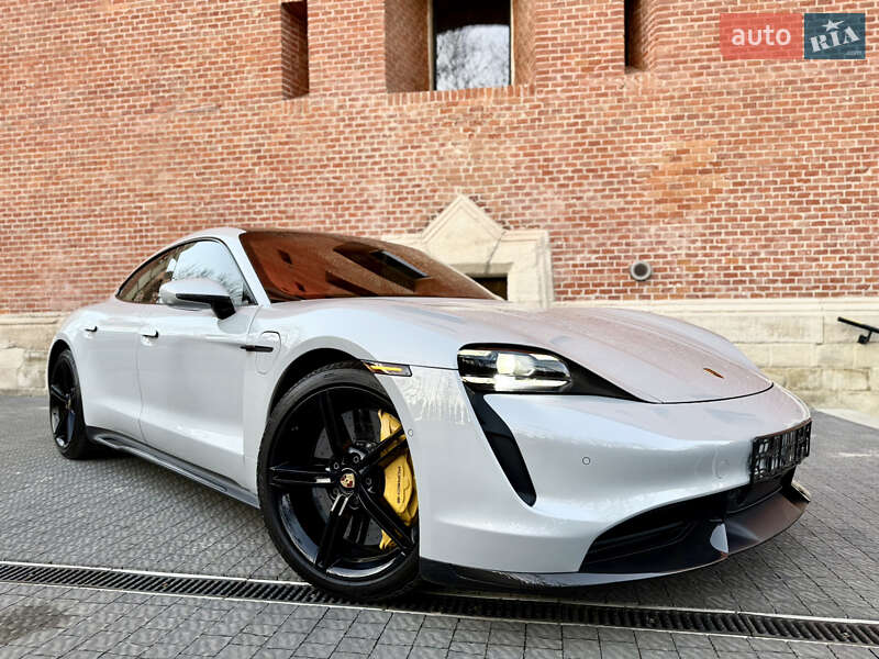 Porsche Taycan (2022)