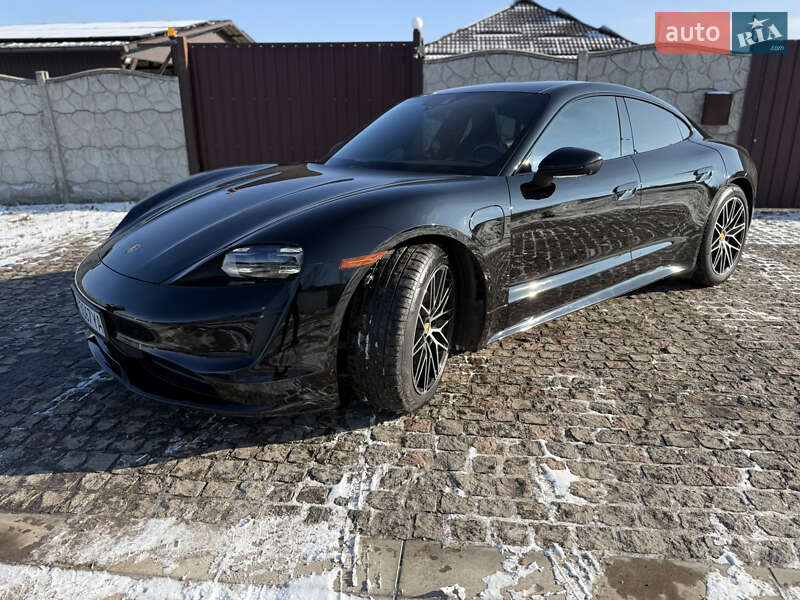 Porsche Taycan (2023)