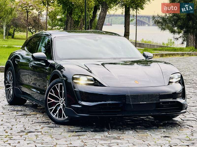 Porsche Taycan (2022)
