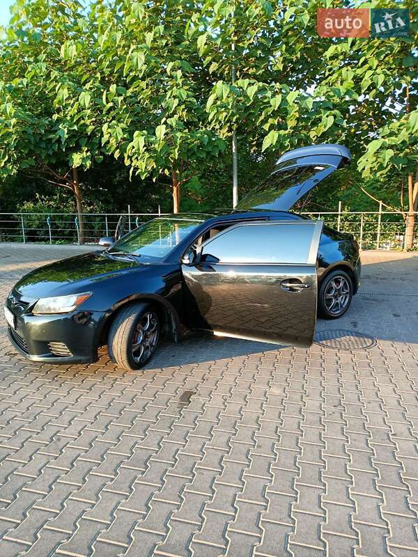 Scion Tc (2010)