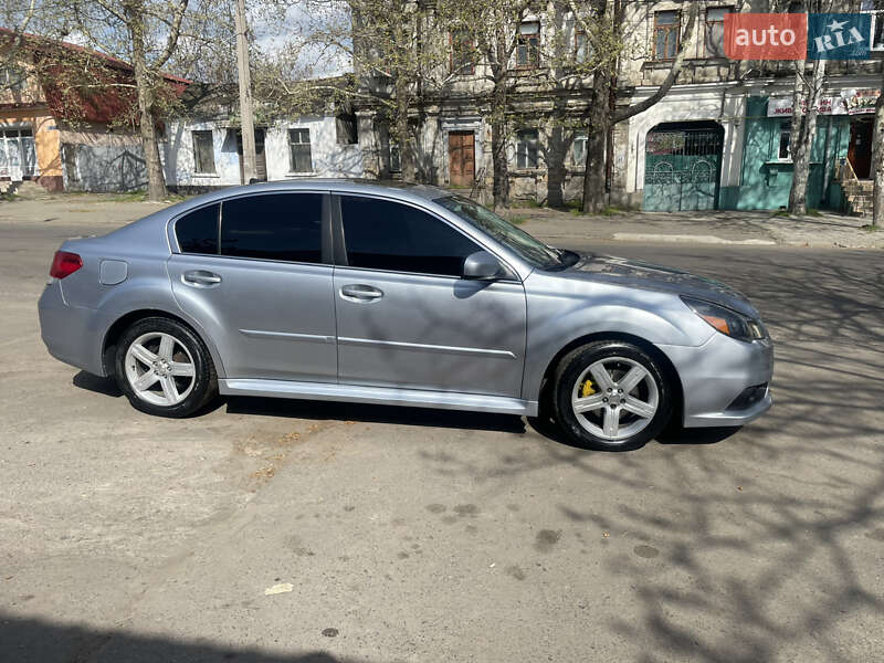 Subaru Legacy (2012)