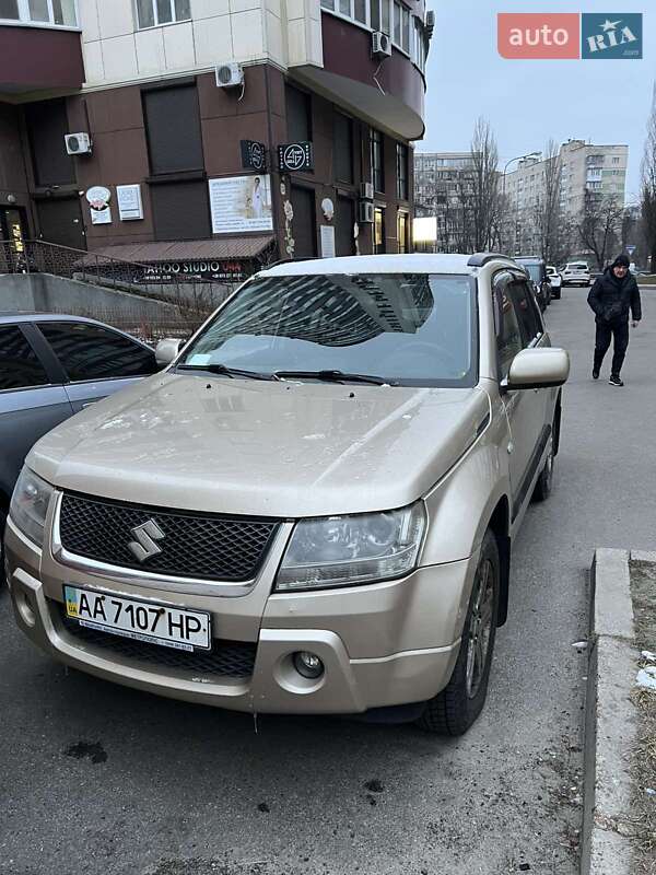 Suzuki Grand vitara (2008)