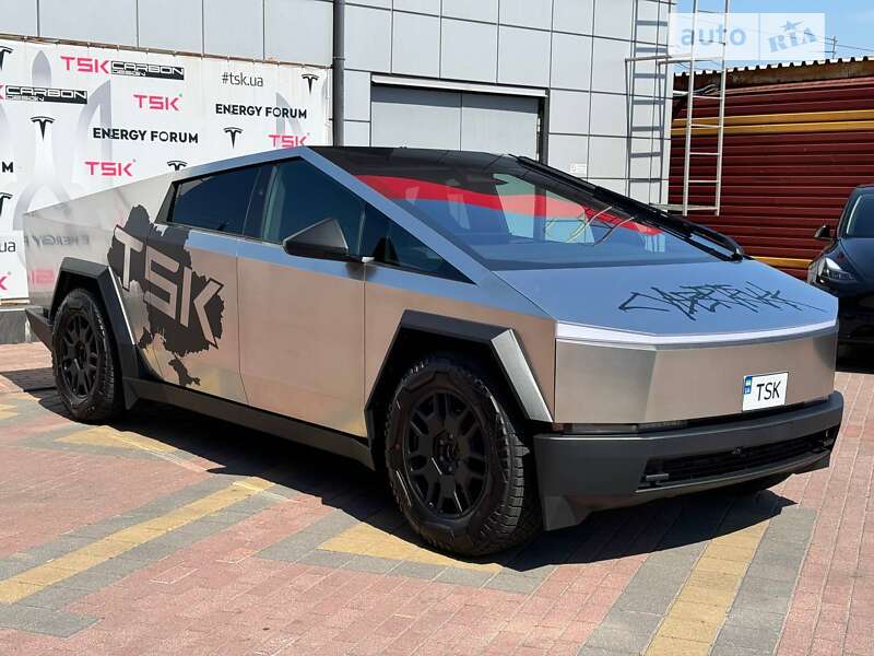 Tesla Cybertruck (2024)