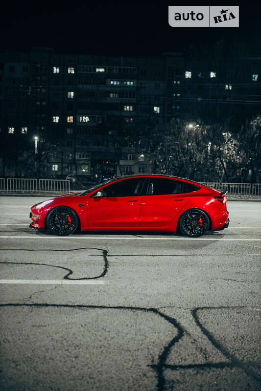 Tesla Model 3 awd (2019)