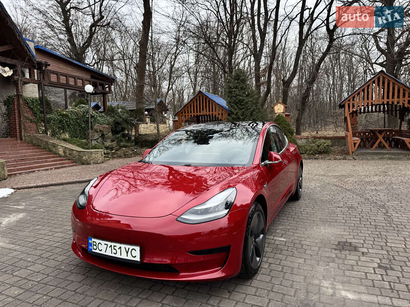Tesla Model 3 (2020)