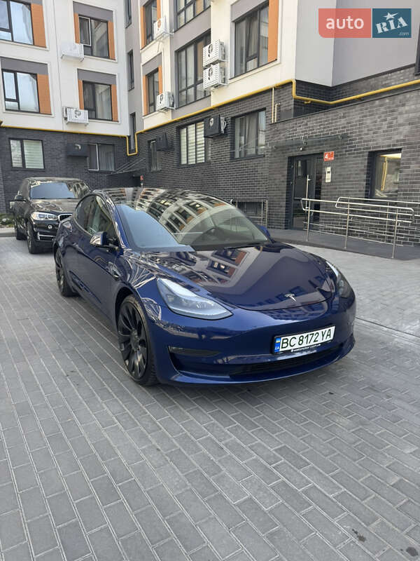 Tesla Model 3 (2022)