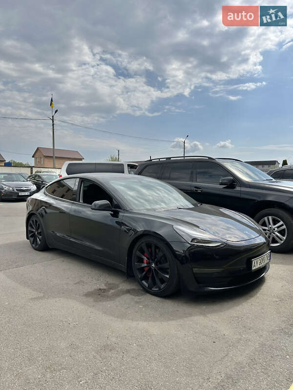 Tesla Model 3 (2019)
