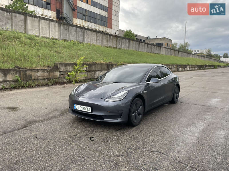 Tesla Model 3 (2020)