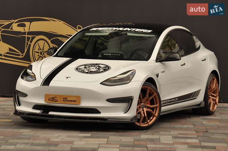 Tesla Model 3 (2019)