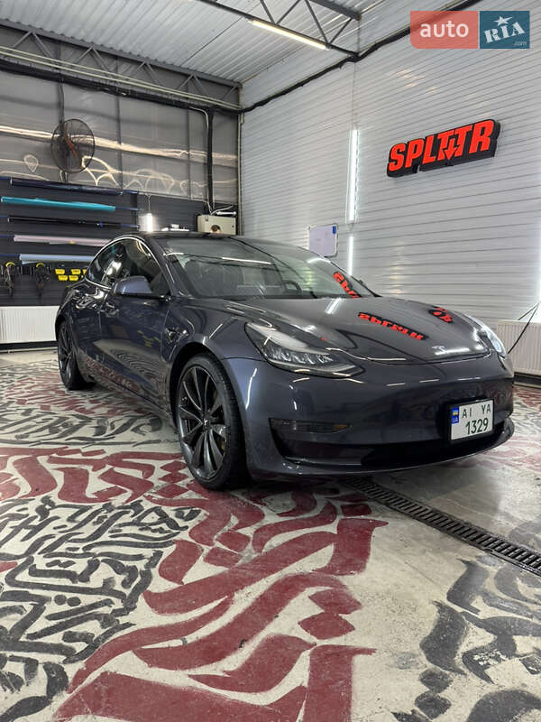 Tesla Model 3 (2018)