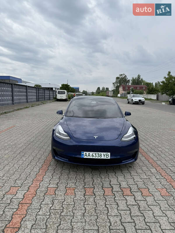 Tesla Model 3 (2019)