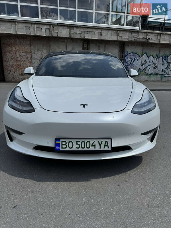 Tesla Model 3 (2020)