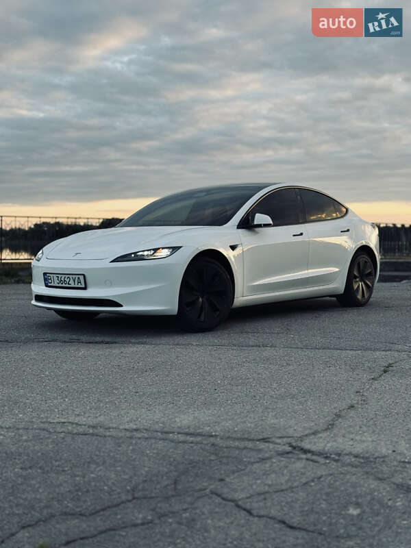Tesla Model 3 (2024)