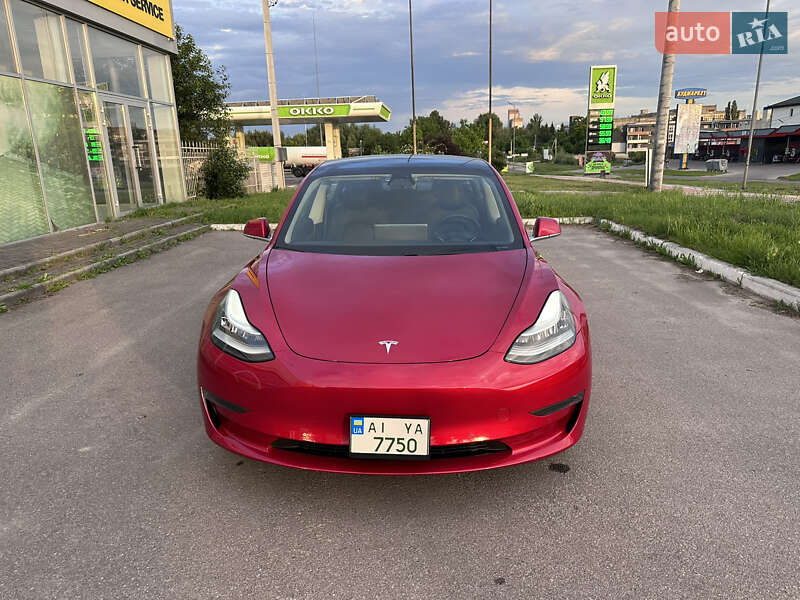 Tesla Model 3 (2019)