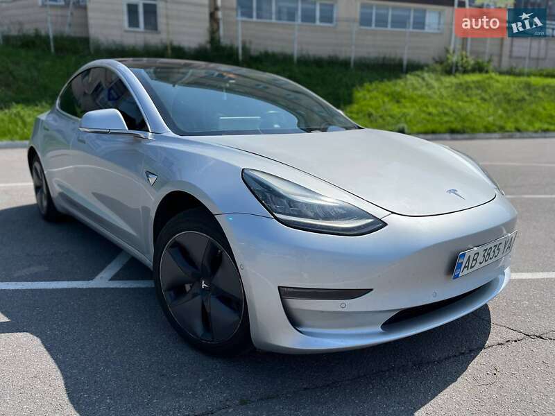 Tesla Model 3 (2018)