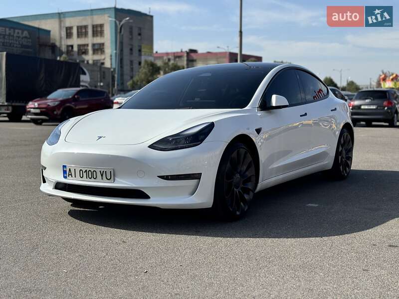 Tesla Model 3 (2023)