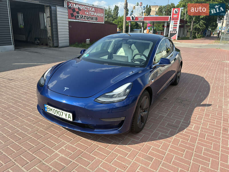 Tesla Model 3 (2019)