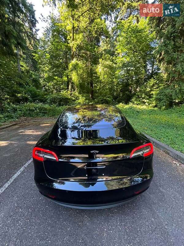 Tesla Model 3 (2018)
