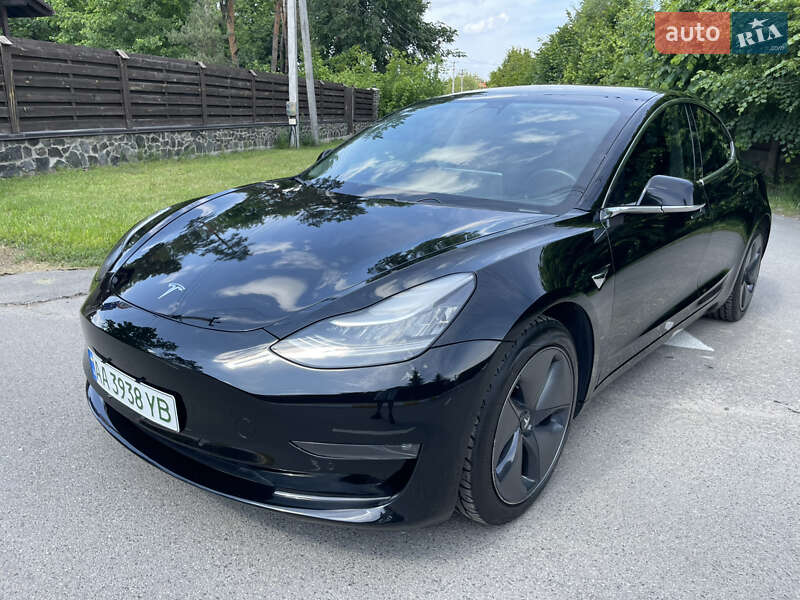 Tesla Model 3 (2019)