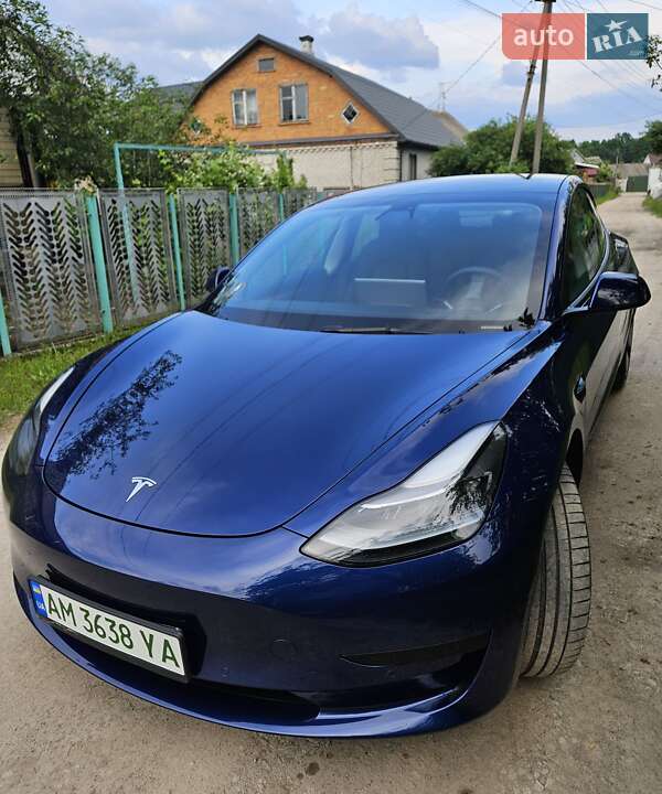 Tesla Model 3 (2021)