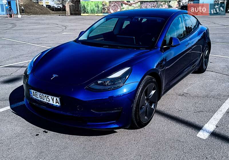 Tesla Model 3 (2022)