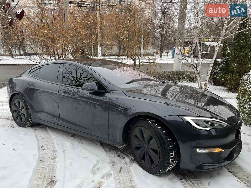 Tesla Model s (2024)
