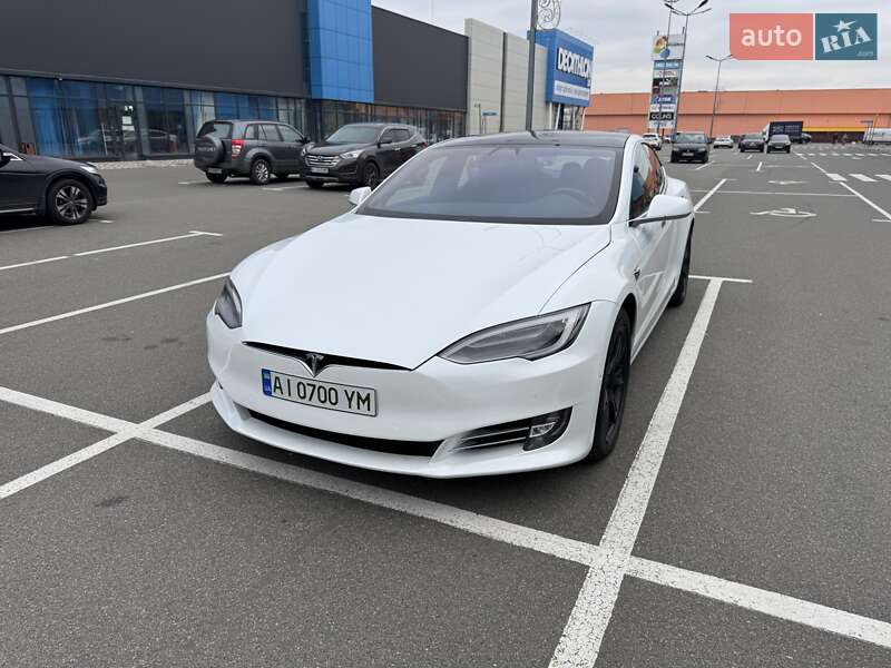 Tesla Model s (2020)