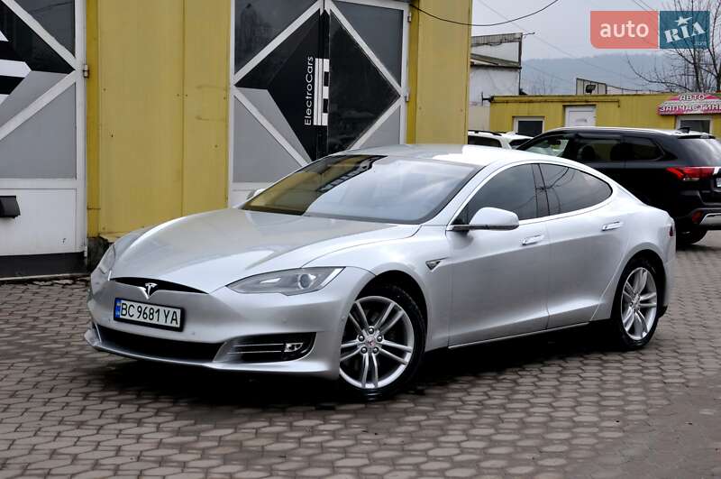 Tesla Model s (2013)