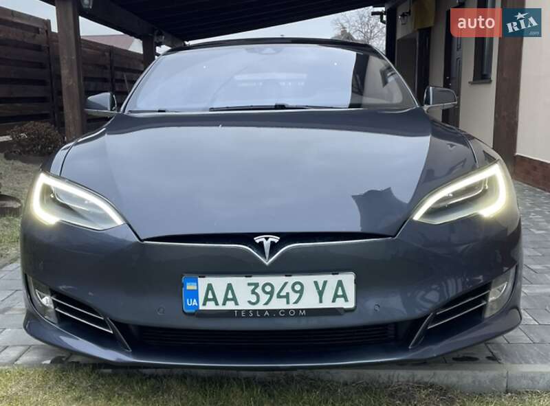 Tesla Model s (2016)