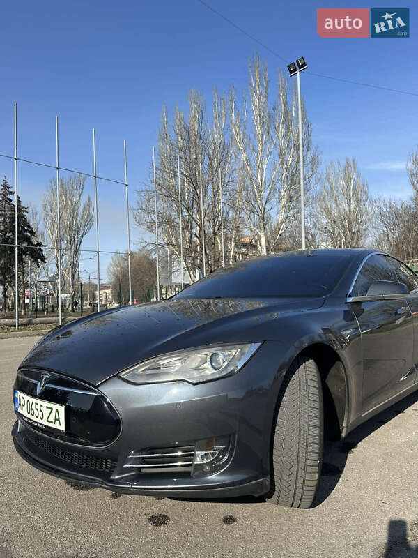 Tesla Model s (2014)