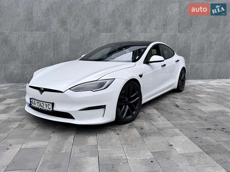Tesla Model s (2021)