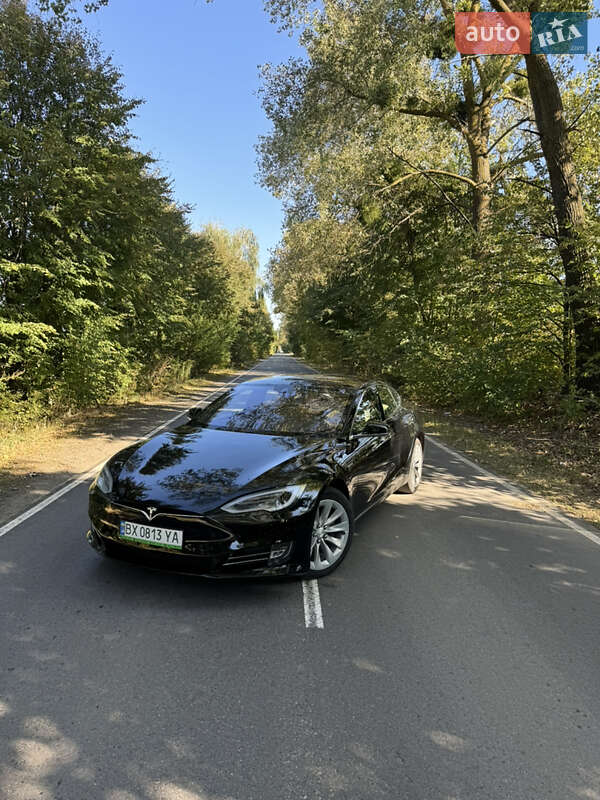 Tesla Model s (2016)