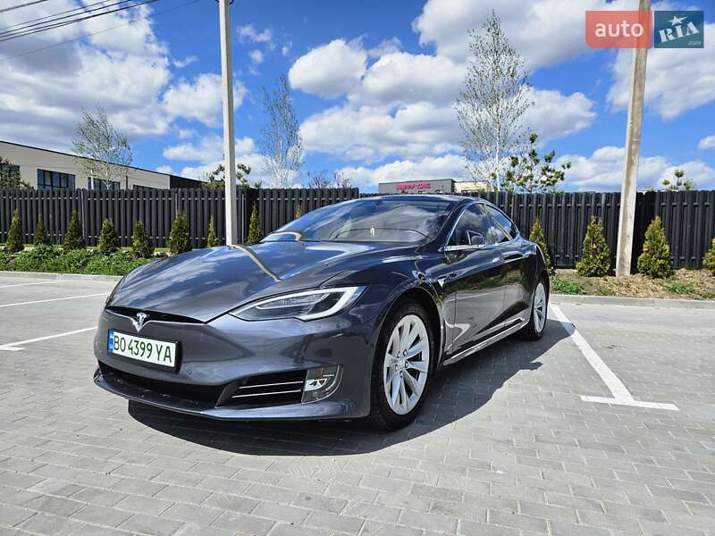 Tesla Model s (2017)