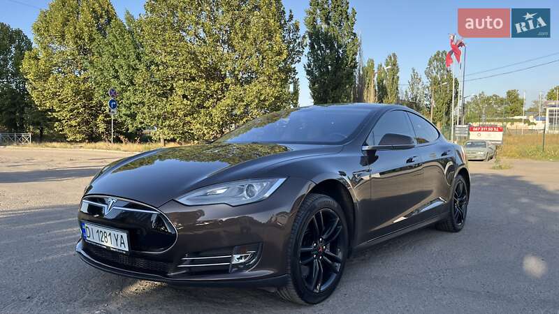 Tesla Model s (2014)
