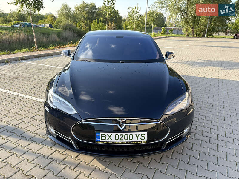 Tesla Model s (2013)
