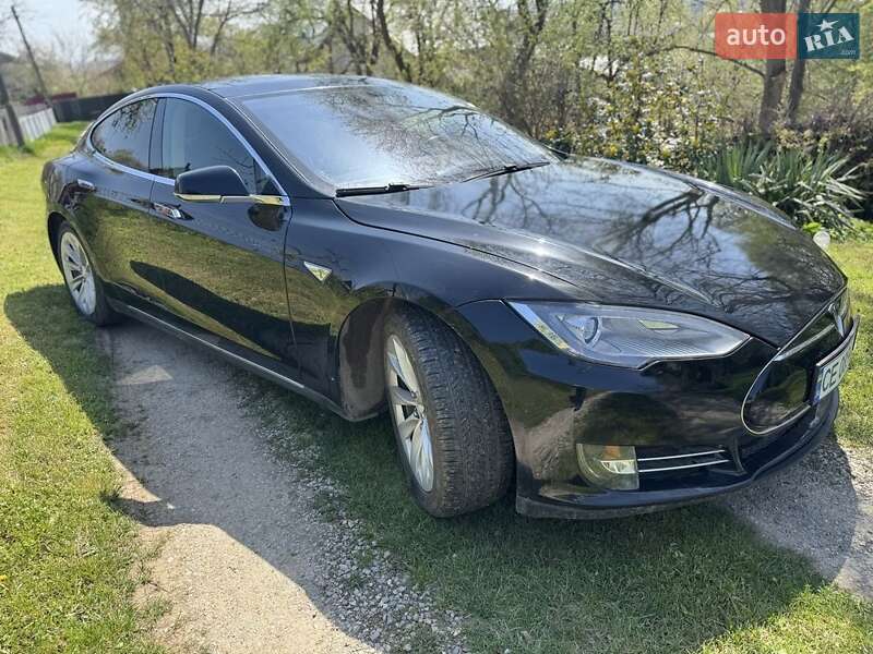 Tesla Model s (2013)