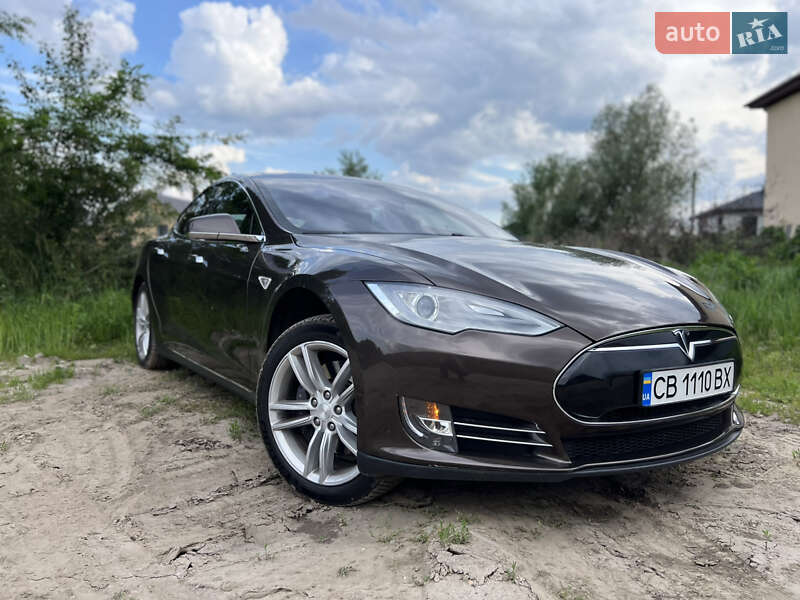 Tesla Model s (2013)