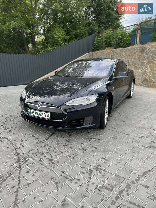 Tesla Model s (2013)