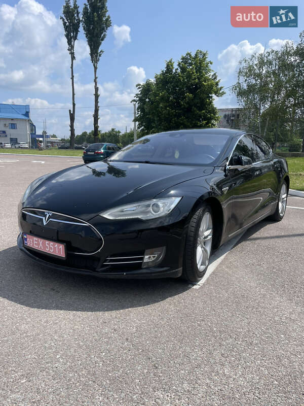 Tesla Model s (2014)