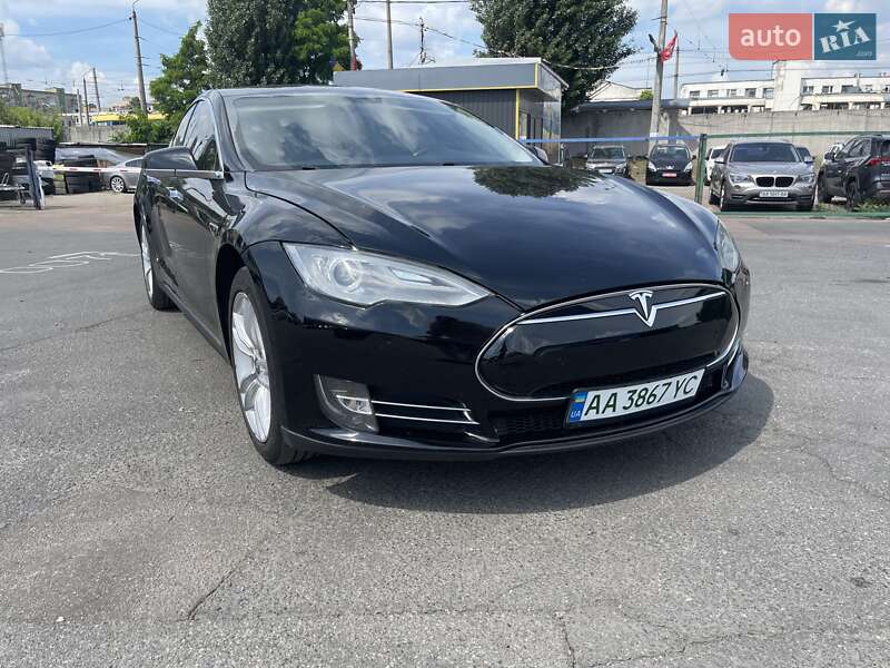 Tesla Model s (2014)