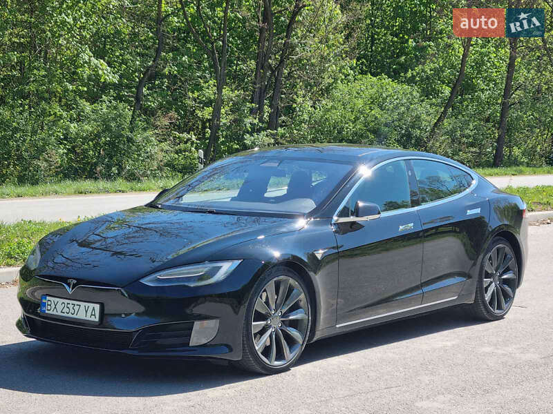 Tesla Model s (2017)