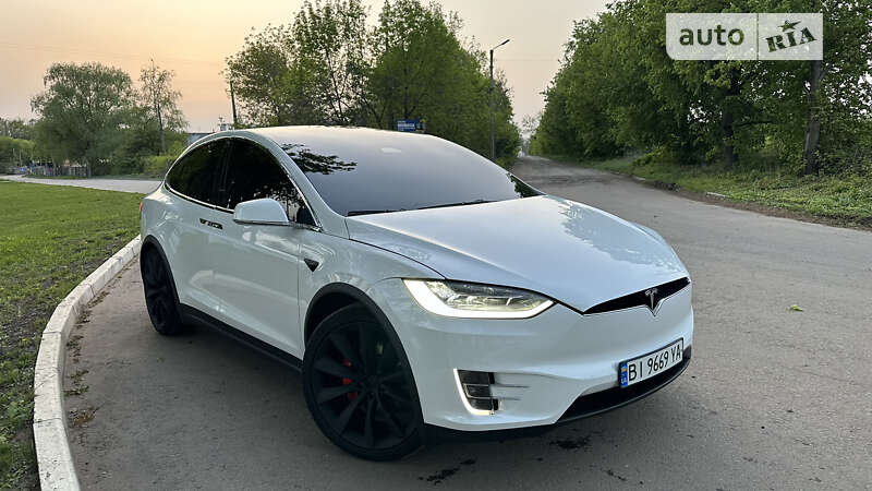 Tesla Model x (2020)