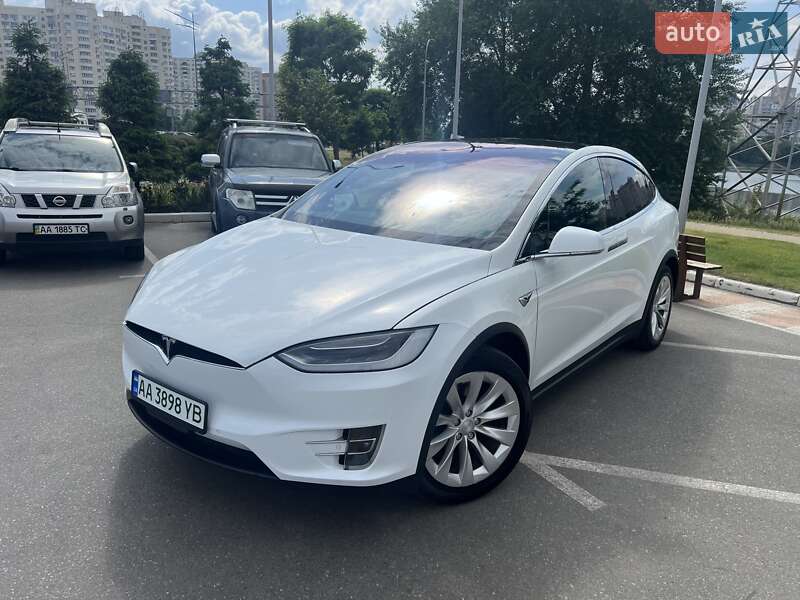 Tesla Model x (2019)