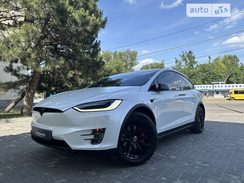 Tesla Model x (2019)